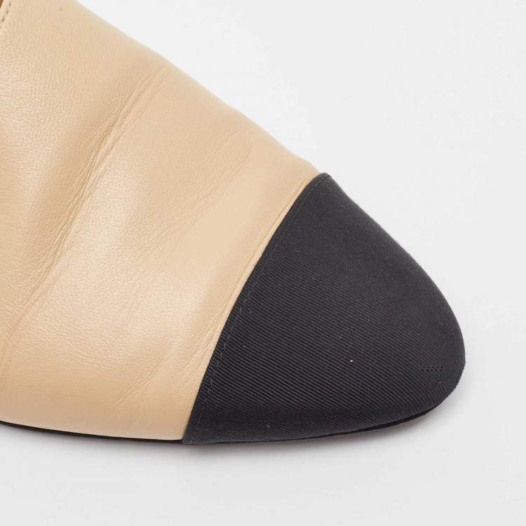 Pre Owned Chanel Beige/Black Leather and Canvas Cap Toe Mule Sandals Size 38.5