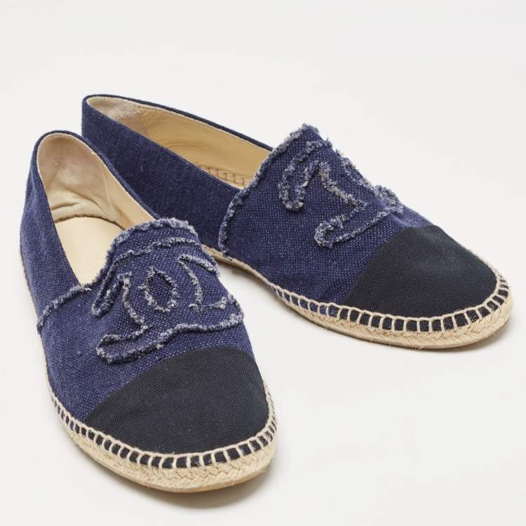 Pre Owned Chanel Blue/Black Denim CC Espadrille Flats Size 42