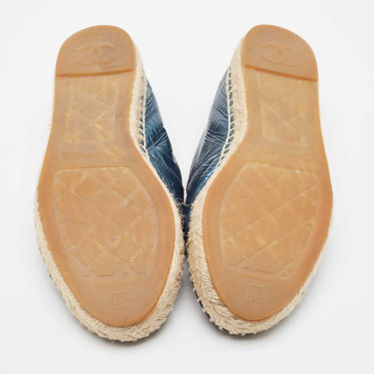 Pre Owned Chanel Blue/Black Leather and Canvas CC Cap Toe Espadrille Flats Size 38