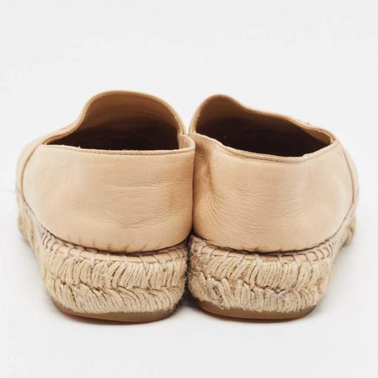 Pre Owned Chanel Beige/Black Leather CC Espadrille Flats Size 38