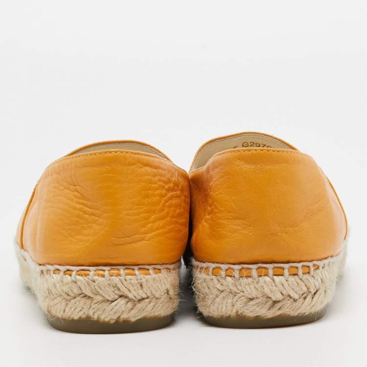 Pre Owned Chanel Yellow Leather CC Espadrille Flats Size 37