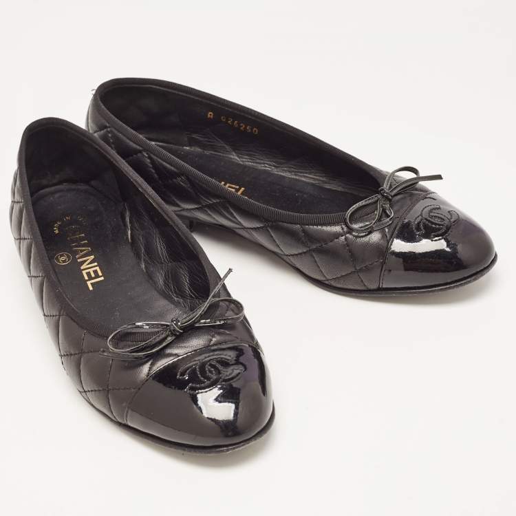 Pre Owned Chanel Black Quilted Leather and Patent CC Cap Toe Bow Ballet Flats Size 37.5