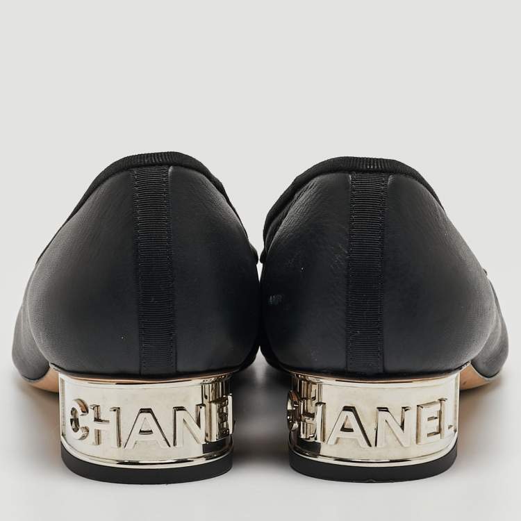 Pre Owned Chanel Black Leather and Canvas CC Cap Toe Pumps Size 40.5