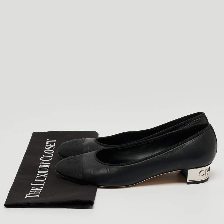 Pre Owned Chanel Black Leather and Canvas CC Cap Toe Pumps Size 40.5