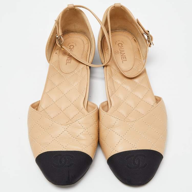 Pre Owned Chanel Beige/Black Leather and Fabric Cap Toe CC D'orsay Flats Size 39