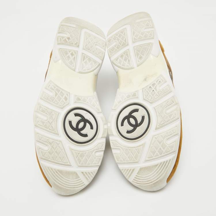 Pre Owned Chanel Two Tone Fabric and Suede CC Sneakers Size 40