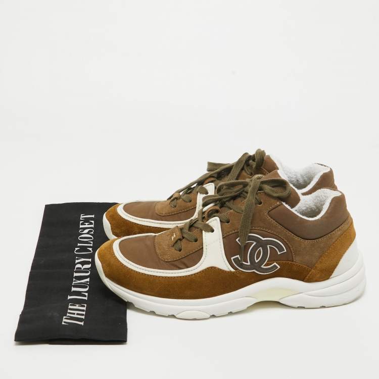 Pre Owned Chanel Two Tone Fabric and Suede CC Sneakers Size 40