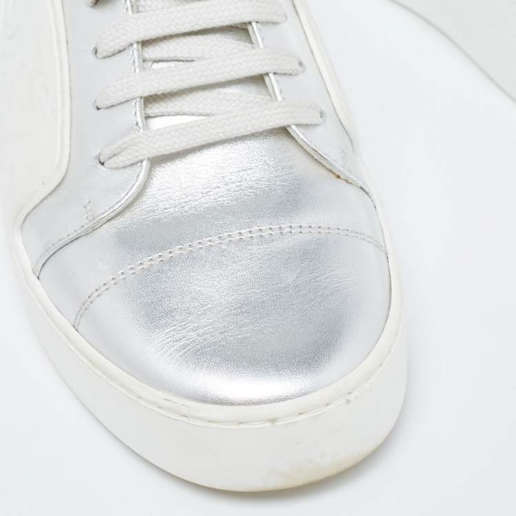 Pre Owned Chanel White/Silver Leather and Rubber Low Top Sneakers Size 39