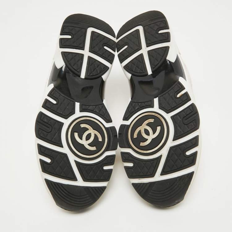 Pre Owned Chanel Cream/Pink Tweed and Leather CC Low Top Sneakers Size 36.5