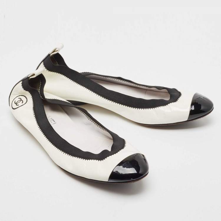 Pre Owned Chanel White/Black Patent Scrunch Ballet Flats Size 39.5