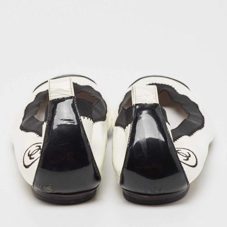 Pre Owned Chanel White/Black Patent Scrunch Ballet Flats Size 39.5