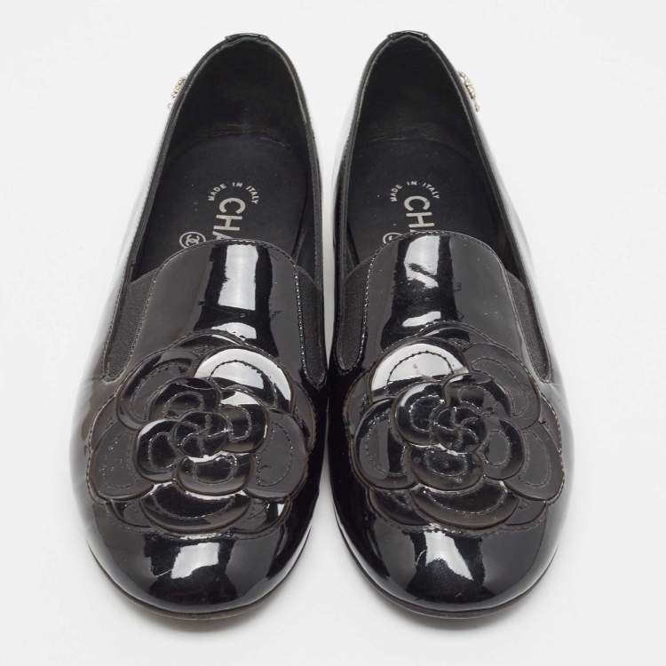 Pre Owned Chanel Black Patent Leather CC Camellia Loafers Size 38