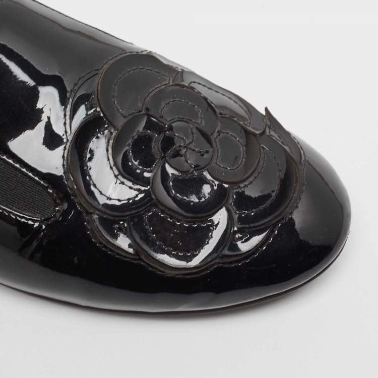 Pre Owned Chanel Black Patent Leather CC Camellia Loafers Size 38