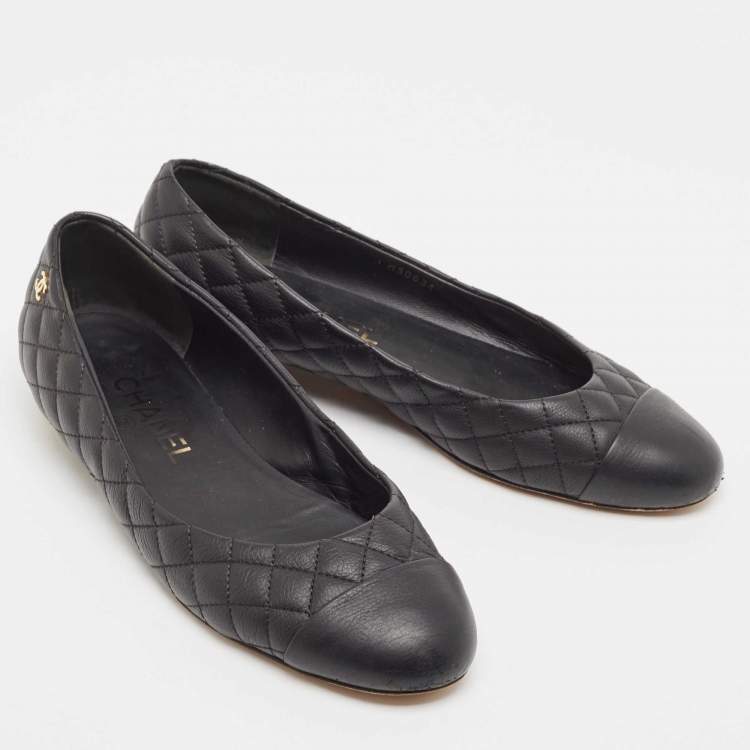 Pre Owned Chanel Black Quilted Leather CC Ballet Flats Size 37