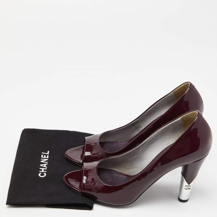 Pre Owned Chanel Purple/Silver Patent Leather Peep Toe CC Heel Pumps Size 39.5