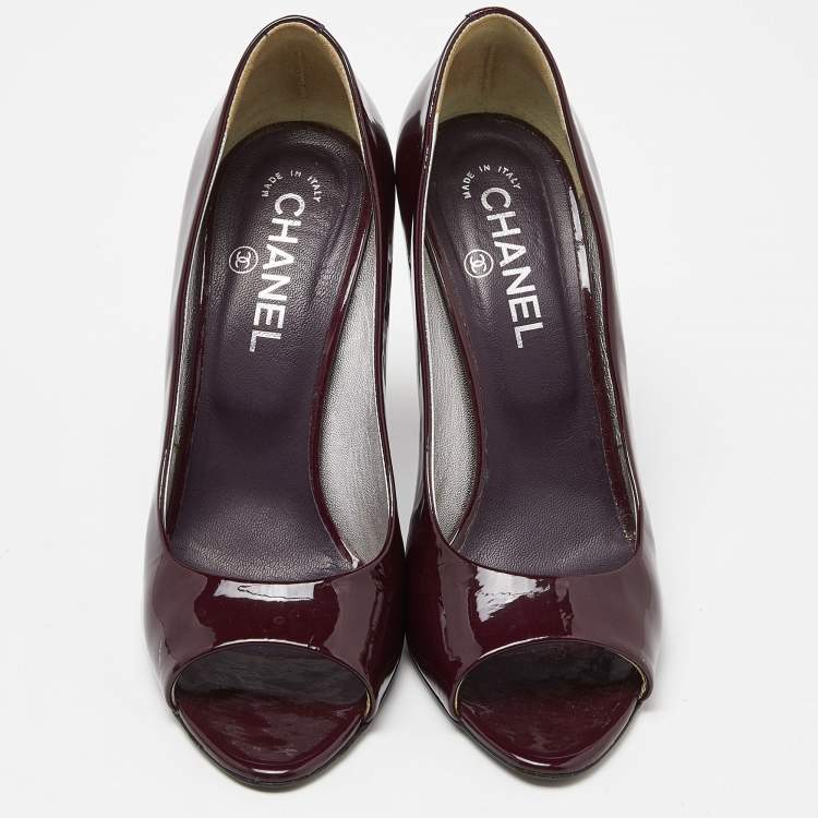 Pre Owned Chanel Purple/Silver Patent Leather Peep Toe CC Heel Pumps Size 39.5