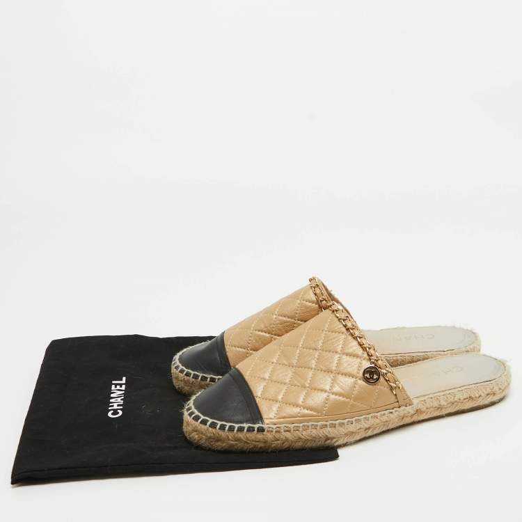 Pre Owned Chanel Beige/Black Quilted Leather CC Chain Link Espadrille Flat Mules Size 41