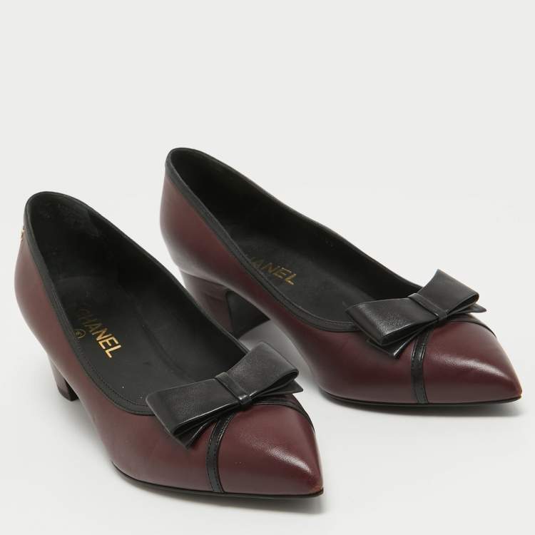 Pre Owned Chanel Burgundy/Black Leather Bow CC Pointed Toe Pumps Size 40