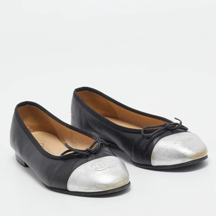 Pre Owned Chanel Black/Silver Leather CC  Cap Toe Ballet Flats Size 36