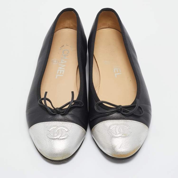 Pre Owned Chanel Black/Silver Leather CC  Cap Toe Ballet Flats Size 36