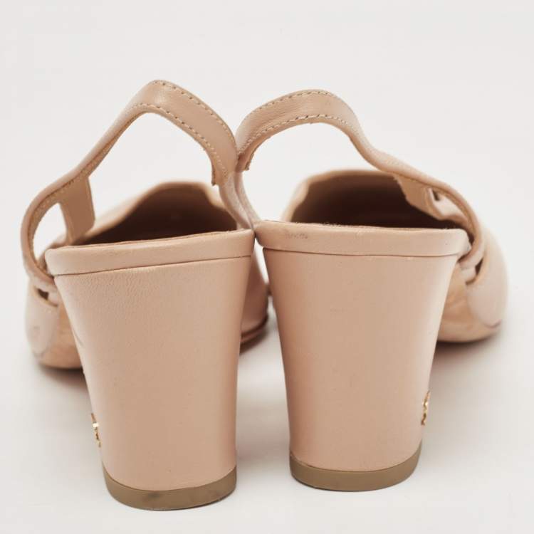 Pre Owned Chanel Beige/White Leather CC D'orsay Slingback Pumps Size 39