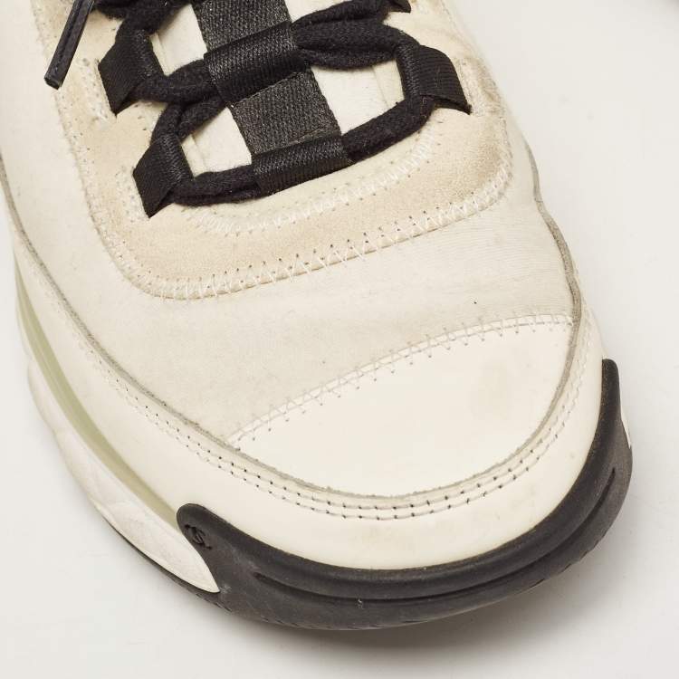 Pre Owned Chanel White/Black Leather and Fabric CC Low Top Sneakers Size 38