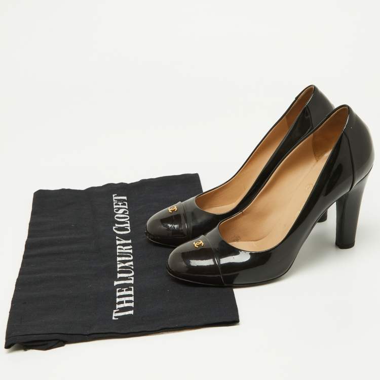Pre Owned Chanel Black/Brown Patent Leather CC Cap Toe Pumps Size 36.5