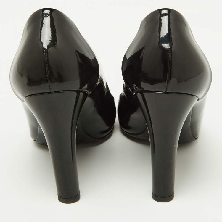 Pre Owned Chanel Black/Brown Patent Leather CC Cap Toe Pumps Size 36.5