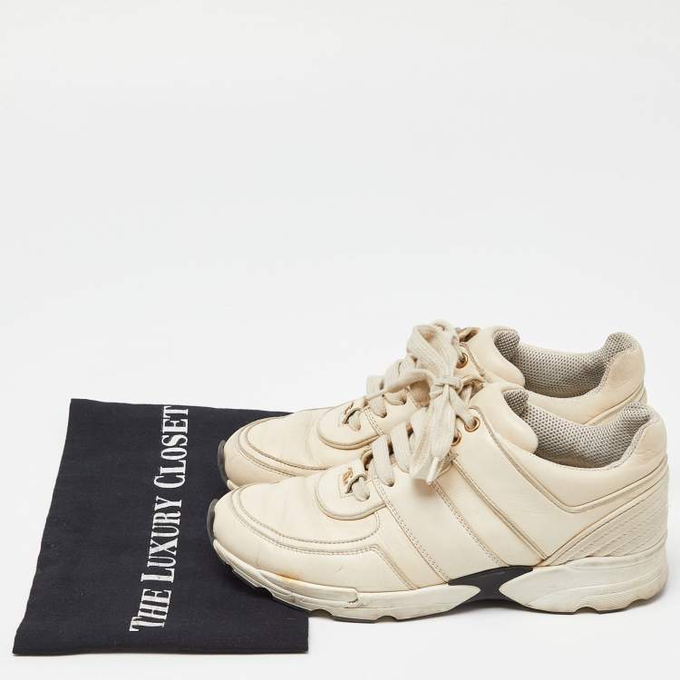 Pre Owned Chanel Cream Leather Low Top Sneakers Size 37.5