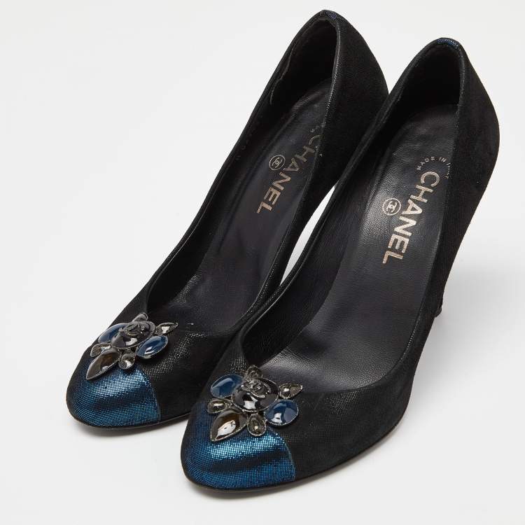 Pre Owned Chanel Black/Blue Suede Embellished CC Cap Toe Pumps Size 39.5