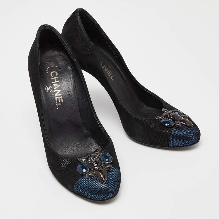 Pre Owned Chanel Black/Blue Suede Embellished CC Cap Toe Pumps Size 39.5