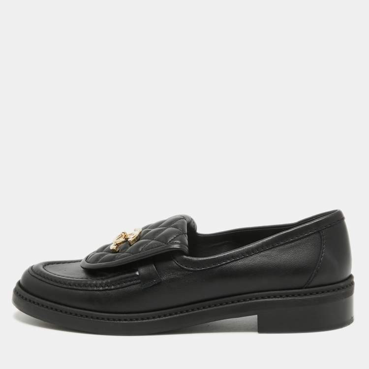 Pre Owned Chanel Black Quilted Leather CC Turnlock Loafers Size 39