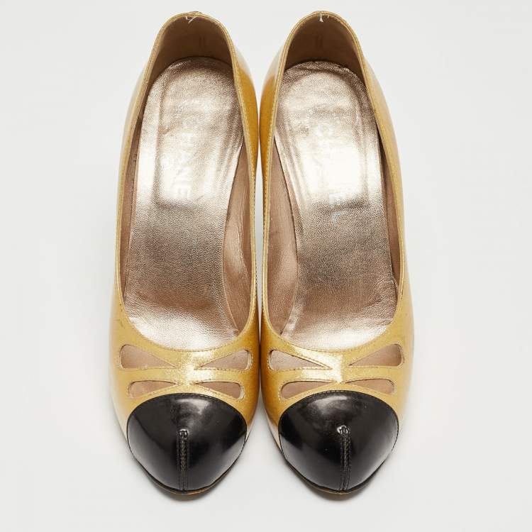 Pre Owned Chanel Yellow/Black Patent Cap Toe Pumps Size 39