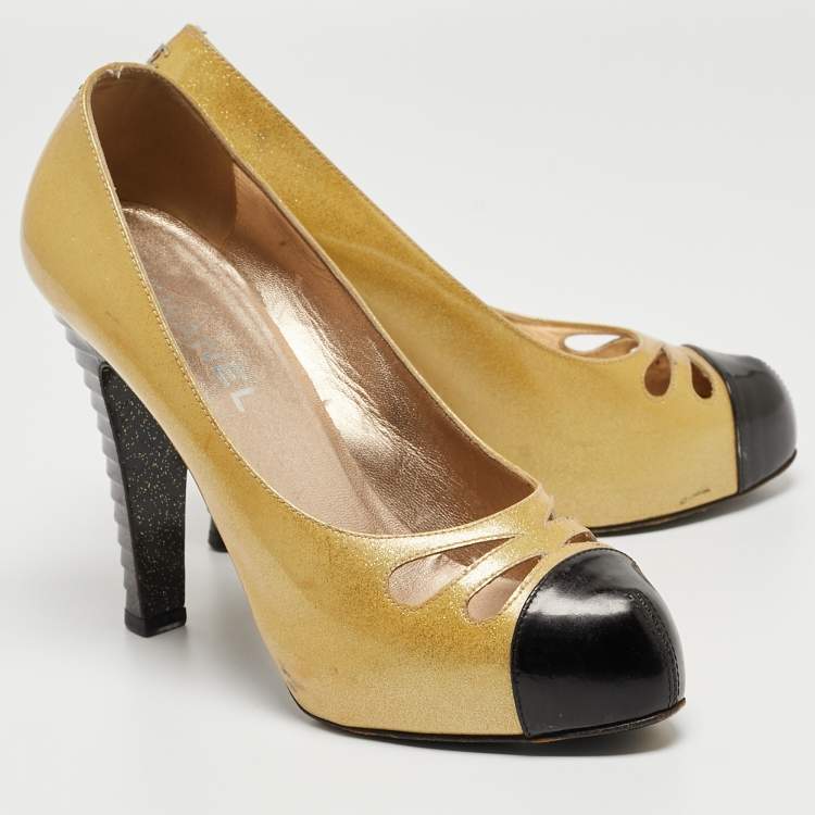 Pre Owned Chanel Yellow/Black Patent Cap Toe Pumps Size 39