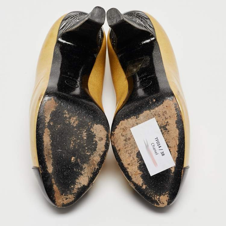 Pre Owned Chanel Yellow/Black Patent Cap Toe Pumps Size 39