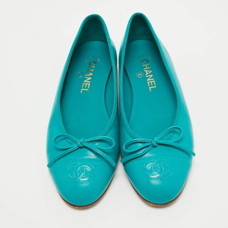 Pre Owned Chanel Blue Leather CC Cap Toe Ballet Flats Size 38