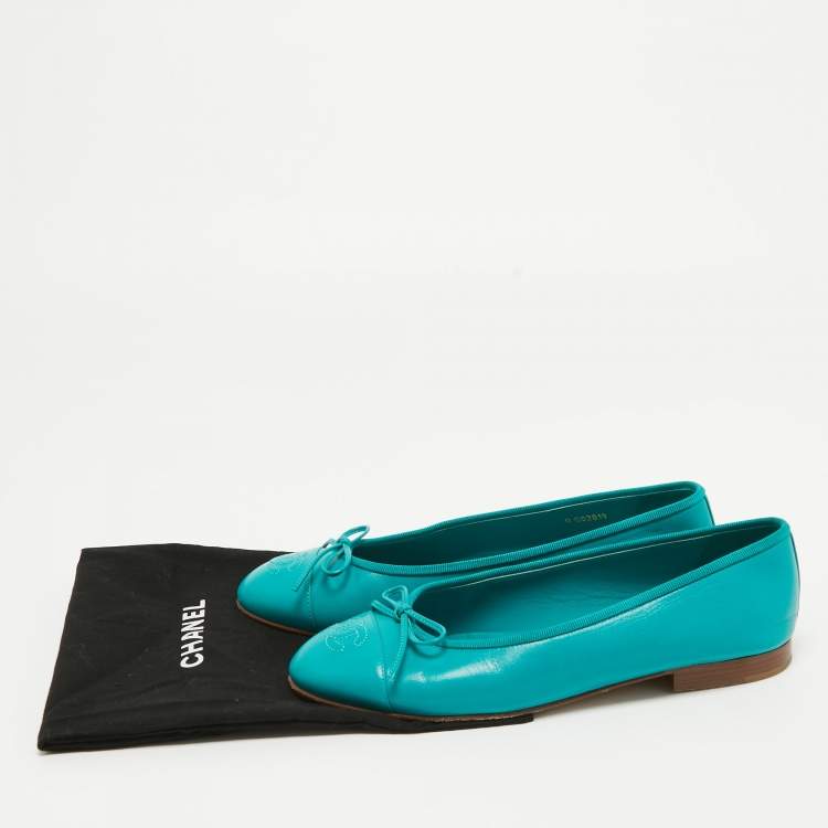 Pre Owned Chanel Blue Leather CC Cap Toe Ballet Flats Size 38