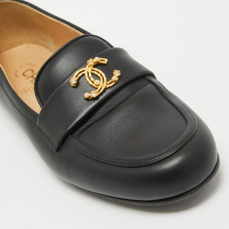 Pre Owned Chanel Black Leather CC Logo Slip On Loafers Size 38
