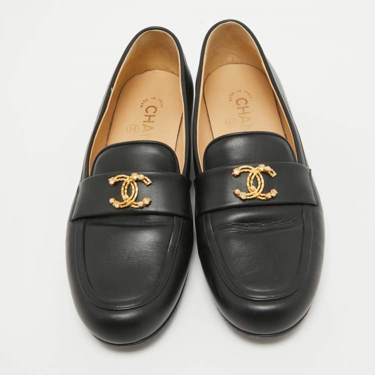 Pre Owned Chanel Black Leather CC Logo Slip On Loafers Size 38