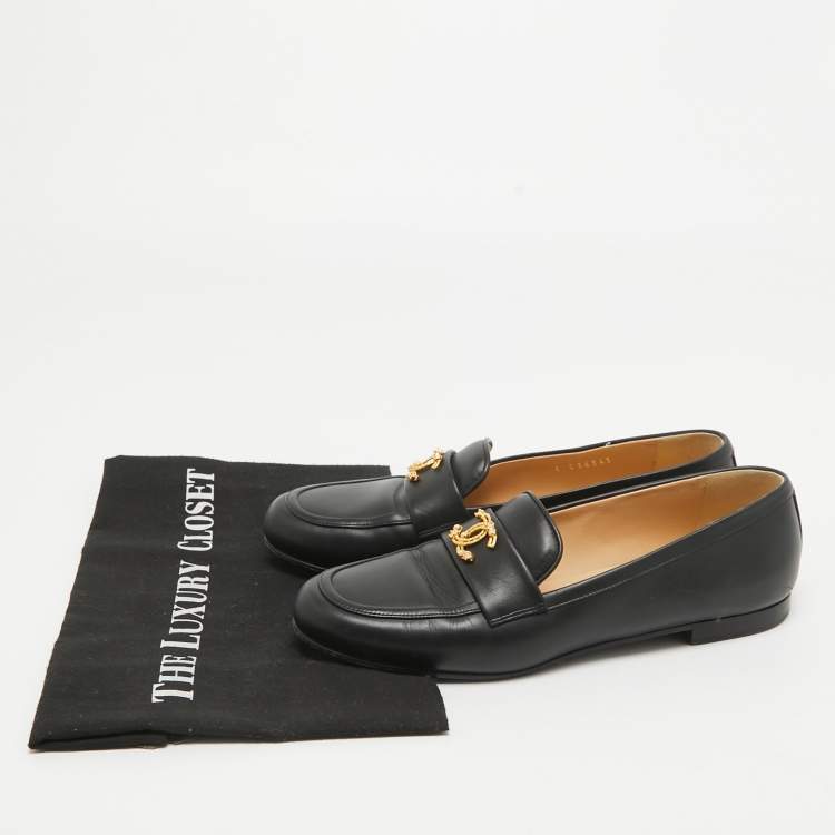 Pre Owned Chanel Black Leather CC Logo Slip On Loafers Size 38