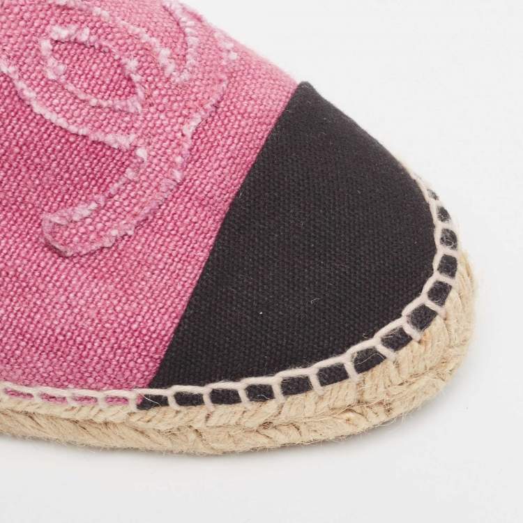 Pre Owned Chanel Pink/Black Canvas CC Espadrille Flats Size 39