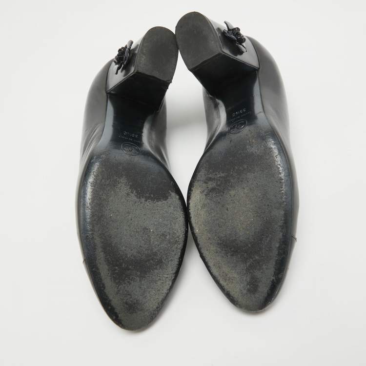 Pre Owned Chanel Metallic Two Tone Leather Camellia Pumps Size 39.5