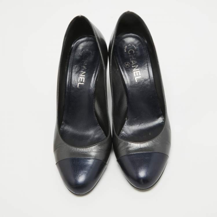 Pre Owned Chanel Metallic Two Tone Leather Camellia Pumps Size 39.5