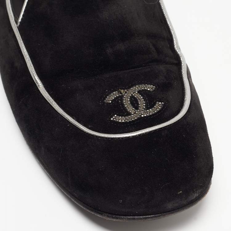Pre Owned Chanel Black Suede CC Embellished Smoking Slippers Size 41