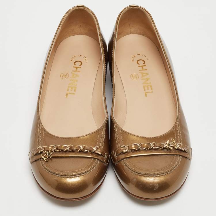 Pre Owned Chanel Metallic Patent Leather CC Chain Link Loafers Size 36.5