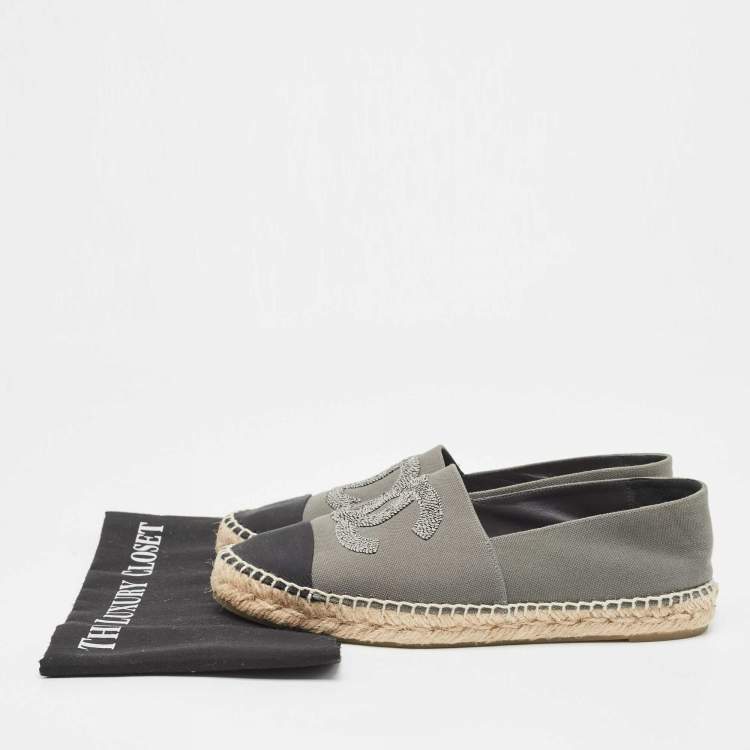 Pre Owned Chanel Grey/Black Canvas CC Espadrille Flats Size 41