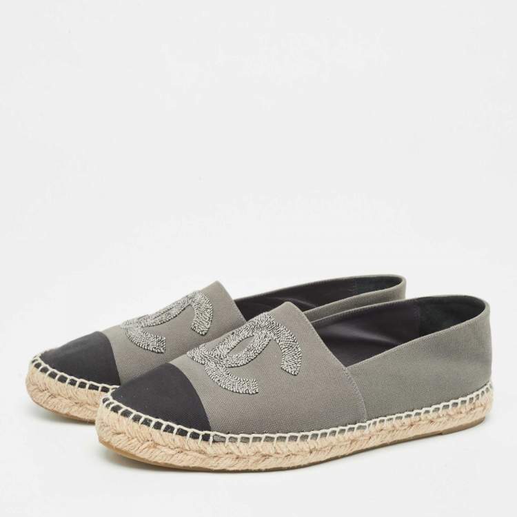 Pre Owned Chanel Grey/Black Canvas CC Espadrille Flats Size 41