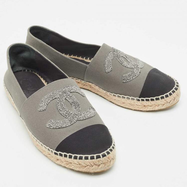 Pre Owned Chanel Grey/Black Canvas CC Espadrille Flats Size 41