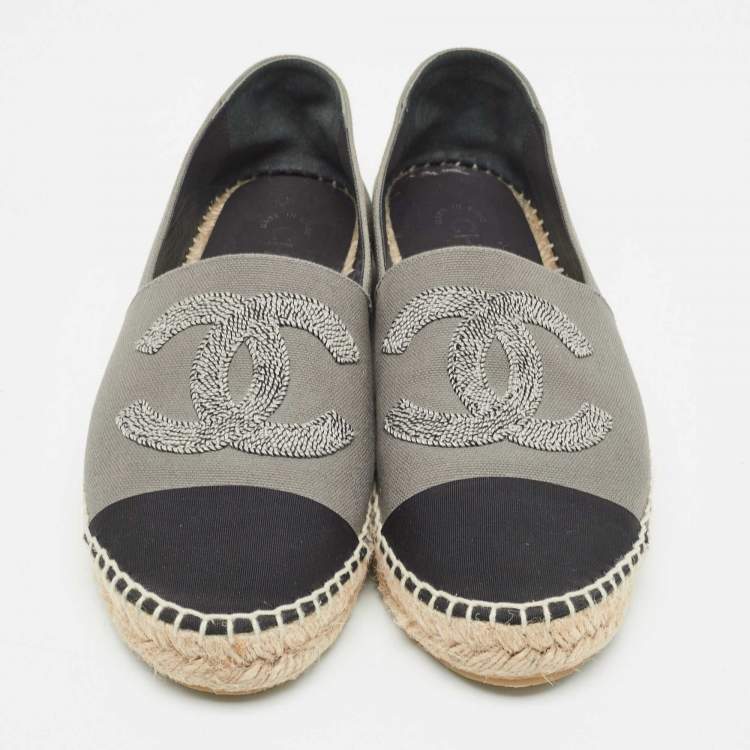 Pre Owned Chanel Grey/Black Canvas CC Espadrille Flats Size 41