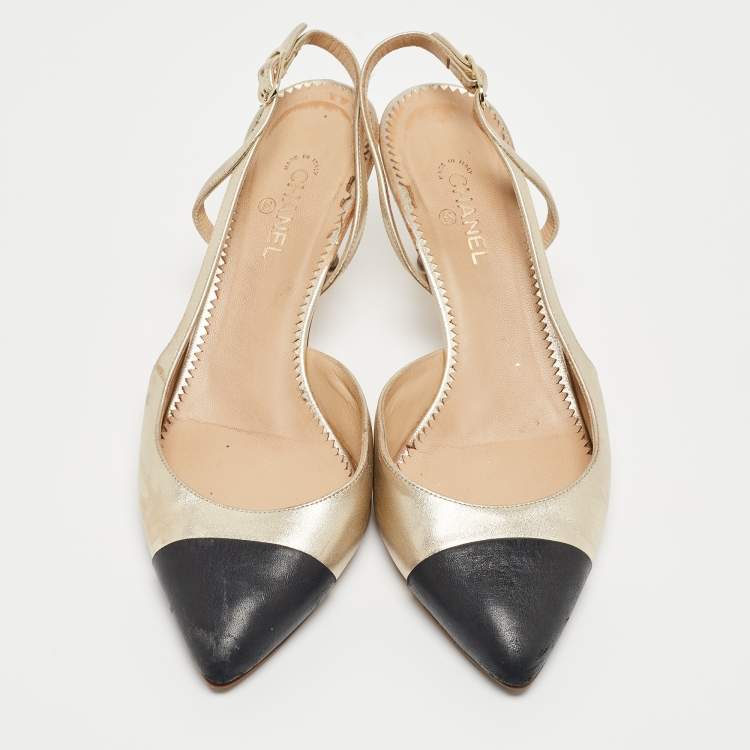 Pre Owned Chanel Gold/Black Leather Cap Toe Slingback Pumps Size 38.5